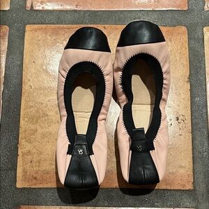 Yosi Samara Women's Pink and Black Ballet Flats